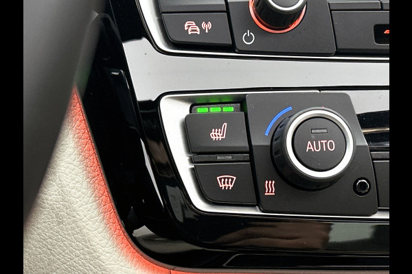 BMW 4 Serie Coupé 420i High Executive M-Sport(NL-Auto, Dealer OndrH, Dakraam, Trekhaak, Navi Pro, StoelV, Leder, Sportstoel, Etc)