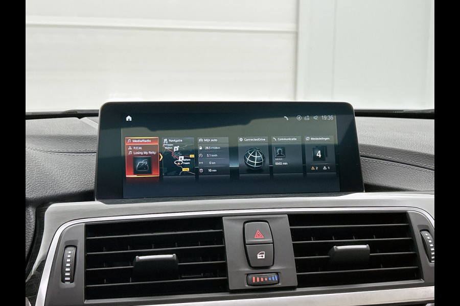 BMW 4 Serie Coupé 420i High Executive M-Sport(NL-Auto, Dealer OndrH, Dakraam, Trekhaak, Navi Pro, StoelV, Leder, Sportstoel, Etc)