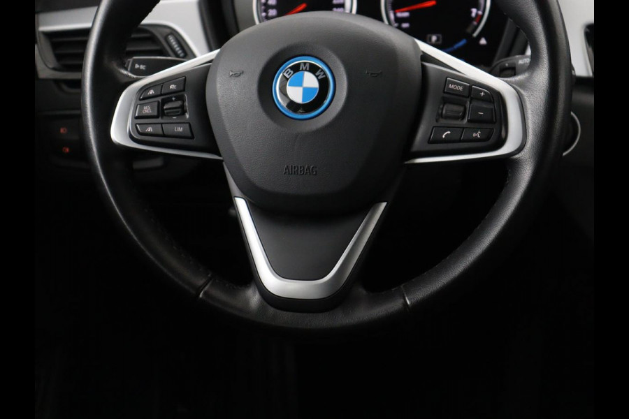 BMW X1 xDrive25e Executive | Leder | Adaptive cruise | Navigatie | 18'' | Full LED | Parkeerhulp | Climate control | Bluetooth | Cruise control | PHEV | Plug In