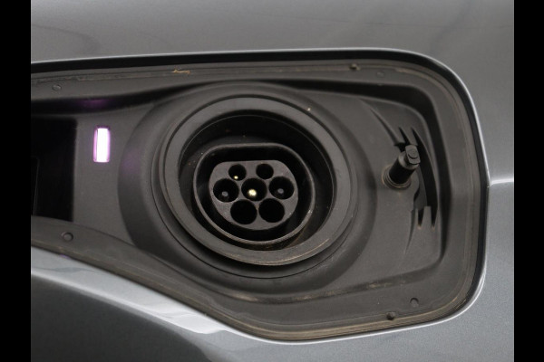 BMW X1 xDrive25e Executive | Leder | Adaptive cruise | Navigatie | 18'' | Full LED | Parkeerhulp | Climate control | Bluetooth | Cruise control | PHEV | Plug In