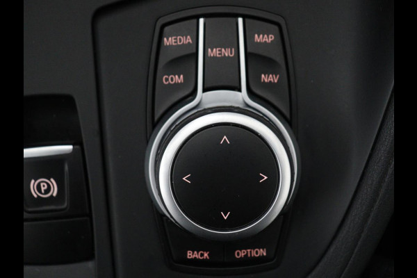 BMW X1 xDrive25e Executive | Leder | Adaptive cruise | Navigatie | 18'' | Full LED | Parkeerhulp | Climate control | Bluetooth | Cruise control | PHEV | Plug In