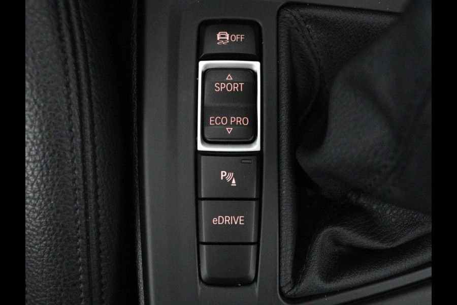 BMW X1 xDrive25e Executive | Leder | Adaptive cruise | Navigatie | 18'' | Full LED | Parkeerhulp | Climate control | Bluetooth | Cruise control | PHEV | Plug In