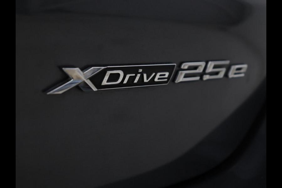 BMW X1 xDrive25e Executive | Leder | Adaptive cruise | Navigatie | 18'' | Full LED | Parkeerhulp | Climate control | Bluetooth | Cruise control | PHEV | Plug In