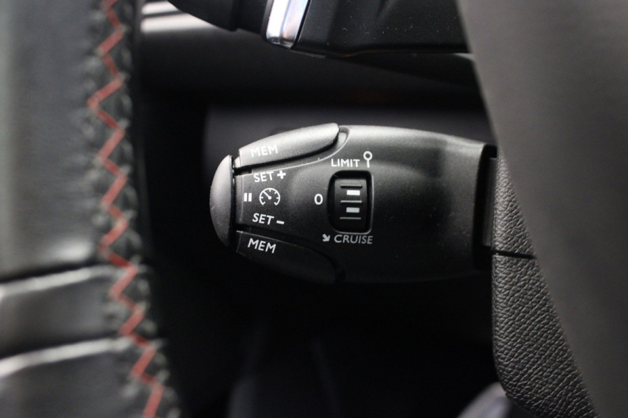 Peugeot 308 SW 1.2 PureTech Blue Lease GT |Pano|Massage|