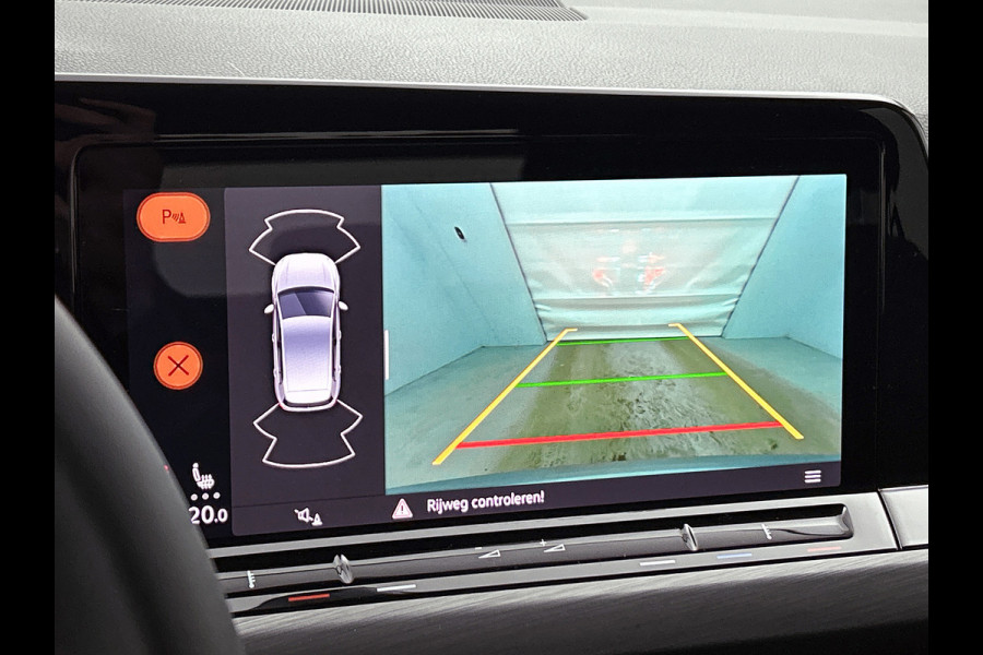 Volkswagen Golf 1.5 eTSI R-Line Business+(Goed OnderH, Stoelmassage, StoelV, Camera, Carplay, Navi, Addapt Cruise, Etc)