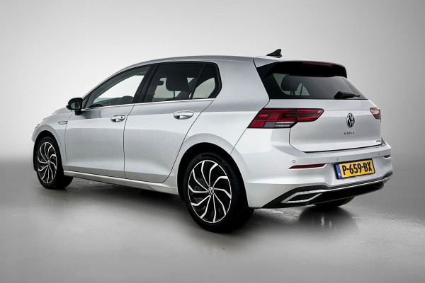 Volkswagen Golf 1.5 eTSI R-Line Business+(Goed OnderH, Stoelmassage, StoelV, Camera, Carplay, Navi, Addapt Cruise, Etc)