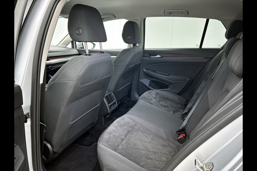 Volkswagen Golf 1.5 eTSI R-Line Business+(Goed OnderH, Stoelmassage, StoelV, Camera, Carplay, Navi, Addapt Cruise, Etc)