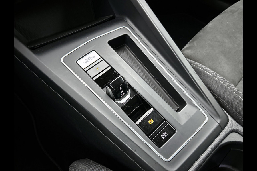 Volkswagen Golf 1.5 eTSI R-Line Business+(Goed OnderH, Stoelmassage, StoelV, Camera, Carplay, Navi, Addapt Cruise, Etc)