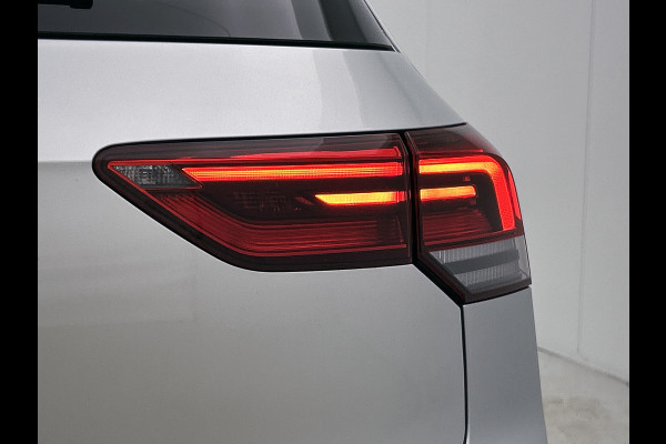Volkswagen Golf 1.5 eTSI R-Line Business+(Goed OnderH, Stoelmassage, StoelV, Camera, Carplay, Navi, Addapt Cruise, Etc)