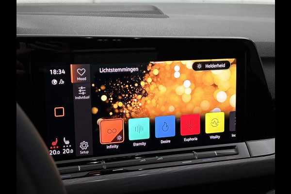 Volkswagen Golf 1.5 eTSI R-Line Business+(Goed OnderH, Stoelmassage, StoelV, Camera, Carplay, Navi, Addapt Cruise, Etc)