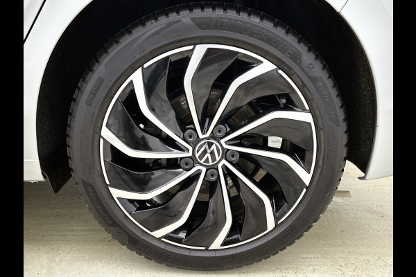 Volkswagen Golf 1.5 eTSI R-Line Business+(Goed OnderH, Stoelmassage, StoelV, Camera, Carplay, Navi, Addapt Cruise, Etc)