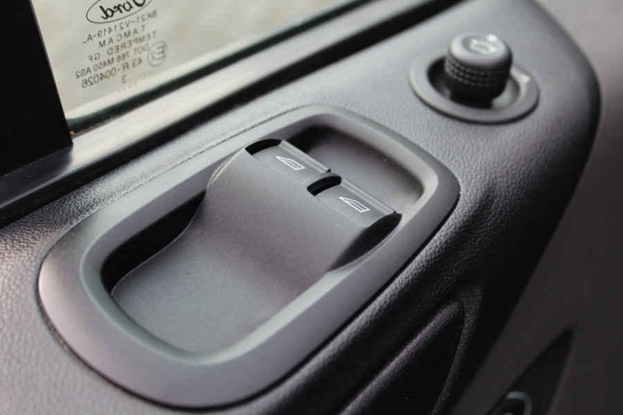 Ford Transit Custom 300 2.0 130PK TDCI L1H1 Trend Automaat Achterklep, Schuifdeur L+R, PDC V+A, Camera, Stoelverwarming