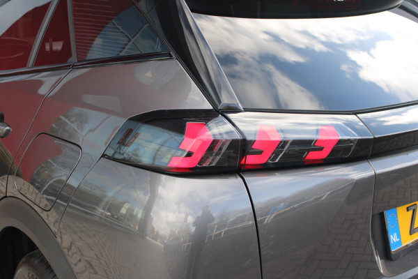 Peugeot 2008 1.2 130PK GT | NAVIGATIE 10" TOUCHSCREEN | APPLE CARPLAY/ANDROID AUTO | ADAPTIVE CRUISE CONTROL | FULL LED KOPLAMPEN | ACHTERUITRIJ CAMERA | 3-D COCKPIT | KEYLESS ENTRY/START | STOEL VERWARMING | DODEHOEK BEWAKING | ALL SEASON BANDEN |