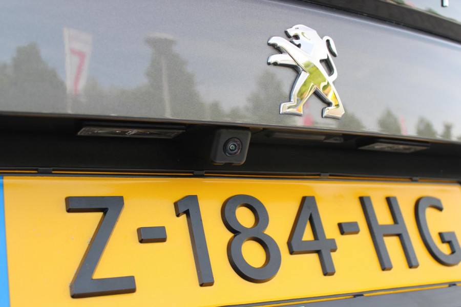 Peugeot 2008 1.2 130PK GT | NAVIGATIE 10" TOUCHSCREEN | APPLE CARPLAY/ANDROID AUTO | ADAPTIVE CRUISE CONTROL | FULL LED KOPLAMPEN | ACHTERUITRIJ CAMERA | 3-D COCKPIT | KEYLESS ENTRY/START | STOEL VERWARMING | DODEHOEK BEWAKING | ALL SEASON BANDEN |