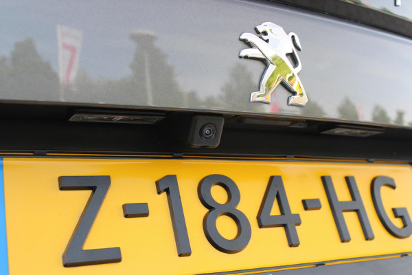 Peugeot 2008 1.2 130PK GT | NAVIGATIE 10" TOUCHSCREEN | APPLE CARPLAY/ANDROID AUTO | ADAPTIVE CRUISE CONTROL | FULL LED KOPLAMPEN | ACHTERUITRIJ CAMERA | 3-D COCKPIT | KEYLESS ENTRY/START | STOEL VERWARMING | DODEHOEK BEWAKING | ALL SEASON BANDEN |