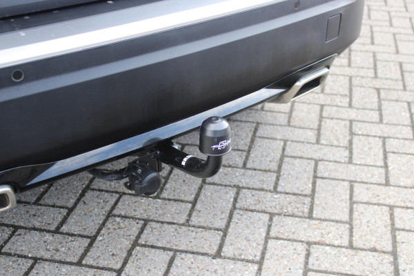 Peugeot 2008 1.2 130PK GT | NAVIGATIE 10" TOUCHSCREEN | APPLE CARPLAY/ANDROID AUTO | ADAPTIVE CRUISE CONTROL | FULL LED KOPLAMPEN | ACHTERUITRIJ CAMERA | 3-D COCKPIT | KEYLESS ENTRY/START | STOEL VERWARMING | DODEHOEK BEWAKING | ALL SEASON BANDEN |