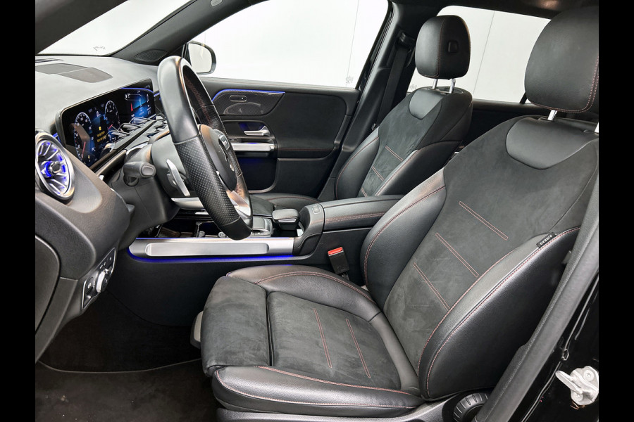 Mercedes-Benz Glb 200 Business Solution AMG(Dealer onderhoud, Trekhaak, Sfeerverlichting, Navi, Camera, Parkeerhulp, StoelV, Etc)