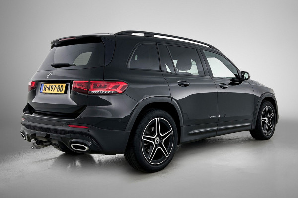 Mercedes-Benz Glb 200 Business Solution AMG(Dealer onderhoud, Trekhaak, Sfeerverlichting, Navi, Camera, Parkeerhulp, StoelV, Etc)