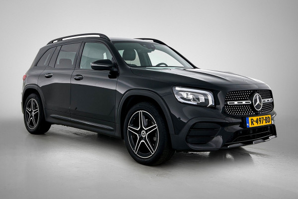 Mercedes-Benz Glb 200 Business Solution AMG(Dealer onderhoud, Trekhaak, Sfeerverlichting, Navi, Camera, Parkeerhulp, StoelV, Etc)