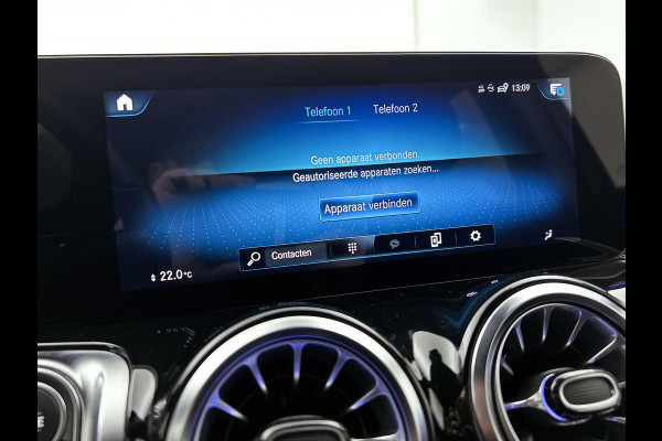 Mercedes-Benz Glb 200 Business Solution AMG(Dealer onderhoud, Trekhaak, Sfeerverlichting, Navi, Camera, Parkeerhulp, StoelV, Etc)