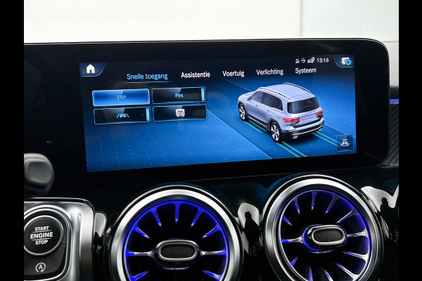 Mercedes-Benz Glb 200 Business Solution AMG(Dealer onderhoud, Trekhaak, Sfeerverlichting, Navi, Camera, Parkeerhulp, StoelV, Etc)