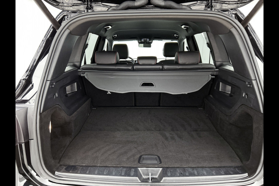 Mercedes-Benz Glb 200 Business Solution AMG(Dealer onderhoud, Trekhaak, Sfeerverlichting, Navi, Camera, Parkeerhulp, StoelV, Etc)