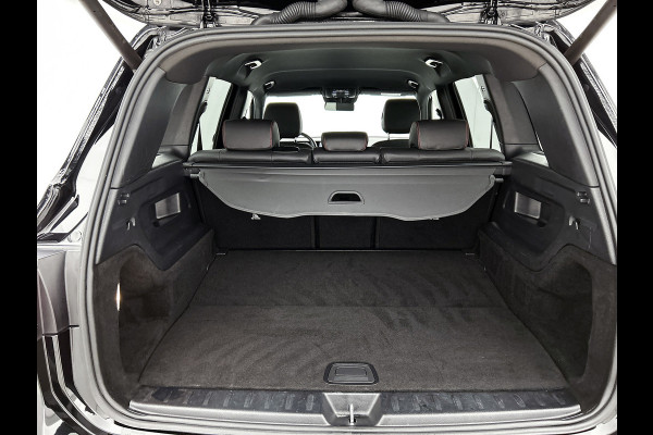 Mercedes-Benz Glb 200 Business Solution AMG(Dealer onderhoud, Trekhaak, Sfeerverlichting, Navi, Camera, Parkeerhulp, StoelV, Etc)