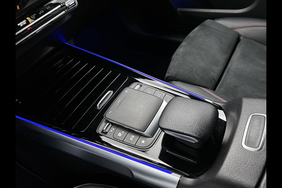 Mercedes-Benz Glb 200 Business Solution AMG(Dealer onderhoud, Trekhaak, Sfeerverlichting, Navi, Camera, Parkeerhulp, StoelV, Etc)