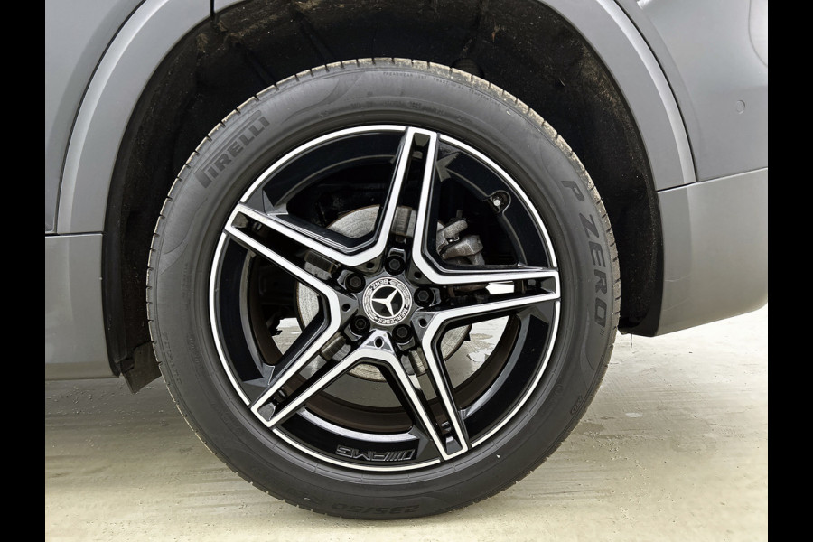 Mercedes-Benz Glb 200 Business Solution AMG(Dealer onderhoud, Trekhaak, Sfeerverlichting, Navi, Camera, Parkeerhulp, StoelV, Etc)