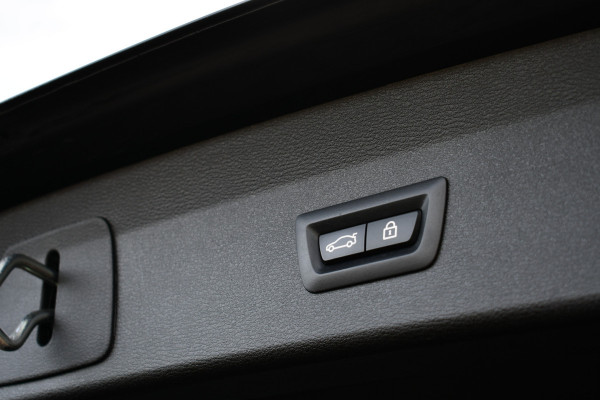 BMW X1 xDrive25e M-Sport Pano El-zetels Camera Carplay El-klep Shadowline