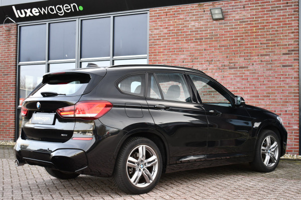 BMW X1 xDrive25e M-Sport Pano El-zetels Camera Carplay El-klep Shadowline