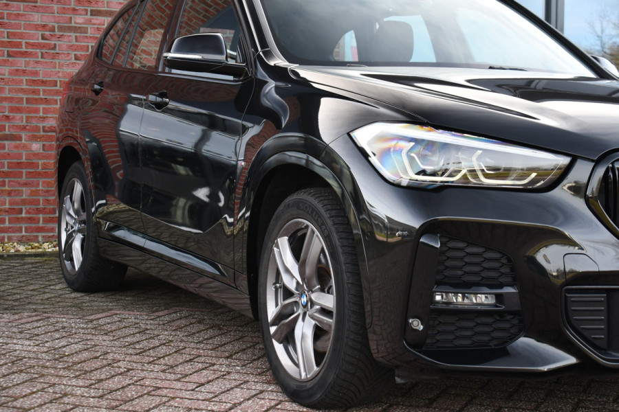 BMW X1 xDrive25e M-Sport Pano El-zetels Camera Carplay El-klep Shadowline