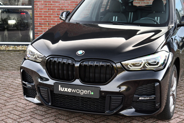 BMW X1 xDrive25e M-Sport Pano El-zetels Camera Carplay El-klep Shadowline