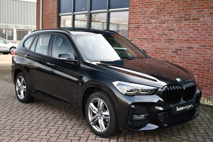BMW X1 xDrive25e M-Sport Pano El-zetels Camera Carplay El-klep Shadowline