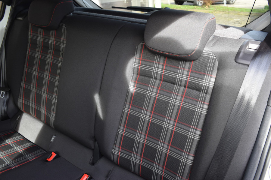 Volkswagen up! 1.0 TSI GTI / Clima / Cruise / Stoelverwarming / 17"LM / PDC / DAB