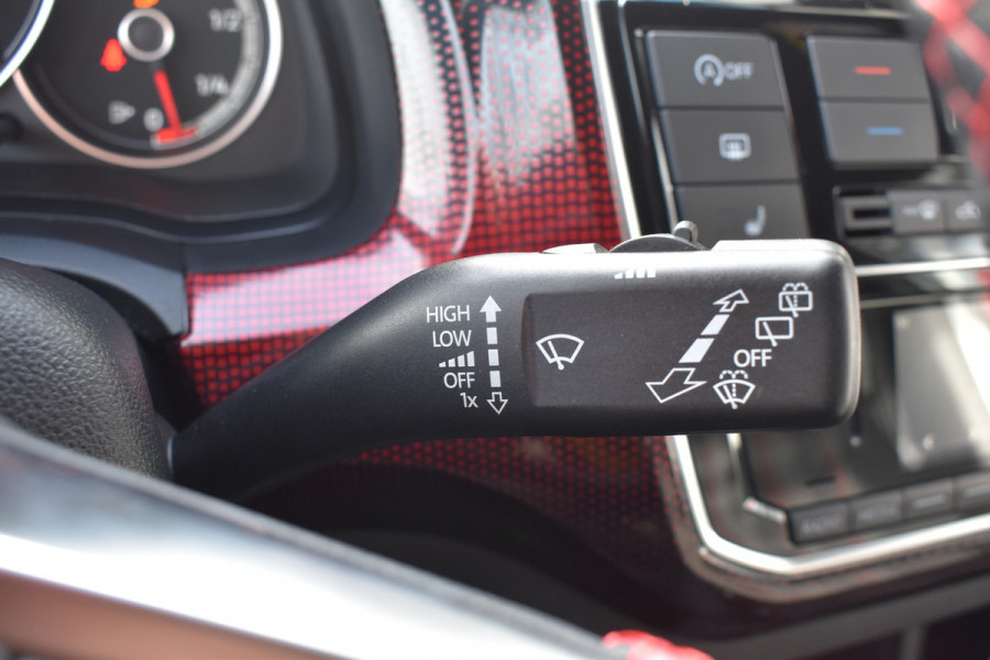 Volkswagen up! 1.0 TSI GTI / Clima / Cruise / Stoelverwarming / 17"LM / PDC / DAB