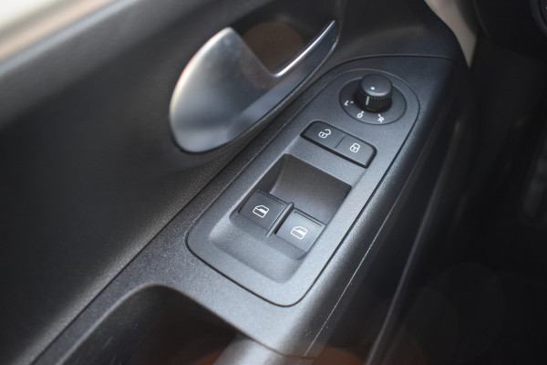 Volkswagen up! 1.0 TSI GTI / Clima / Cruise / Stoelverwarming / 17"LM / PDC / DAB