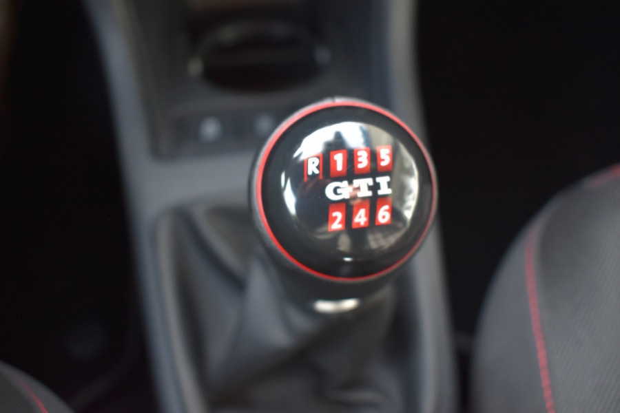 Volkswagen up! 1.0 TSI GTI / Clima / Cruise / Stoelverwarming / 17"LM / PDC / DAB