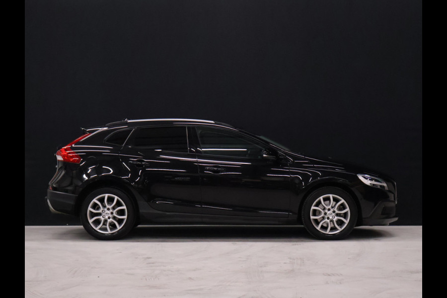 Volvo V40 Cross Country 1.5 T3 Polar+ Luxury [TREKHAAK,HARMAN KARDON, PANORAMADAK, KEYLESS ENTRY, CAMERA, VOL LEDER, STOELVERWARMING, NIEUWSTAAT]