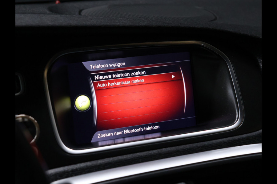 Volvo V40 Cross Country 1.5 T3 Polar+ Luxury [TREKHAAK,HARMAN KARDON, PANORAMADAK, KEYLESS ENTRY, CAMERA, VOL LEDER, STOELVERWARMING, NIEUWSTAAT]