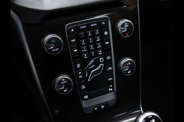Volvo V40 Cross Country 1.5 T3 Polar+ Luxury [TREKHAAK,HARMAN KARDON, PANORAMADAK, KEYLESS ENTRY, CAMERA, VOL LEDER, STOELVERWARMING, NIEUWSTAAT]