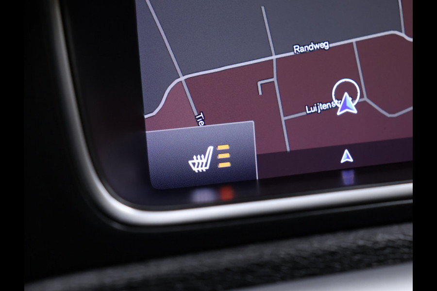 Volvo V40 Cross Country 1.5 T3 Polar+ Luxury [TREKHAAK,HARMAN KARDON, PANORAMADAK, KEYLESS ENTRY, CAMERA, VOL LEDER, STOELVERWARMING, NIEUWSTAAT]