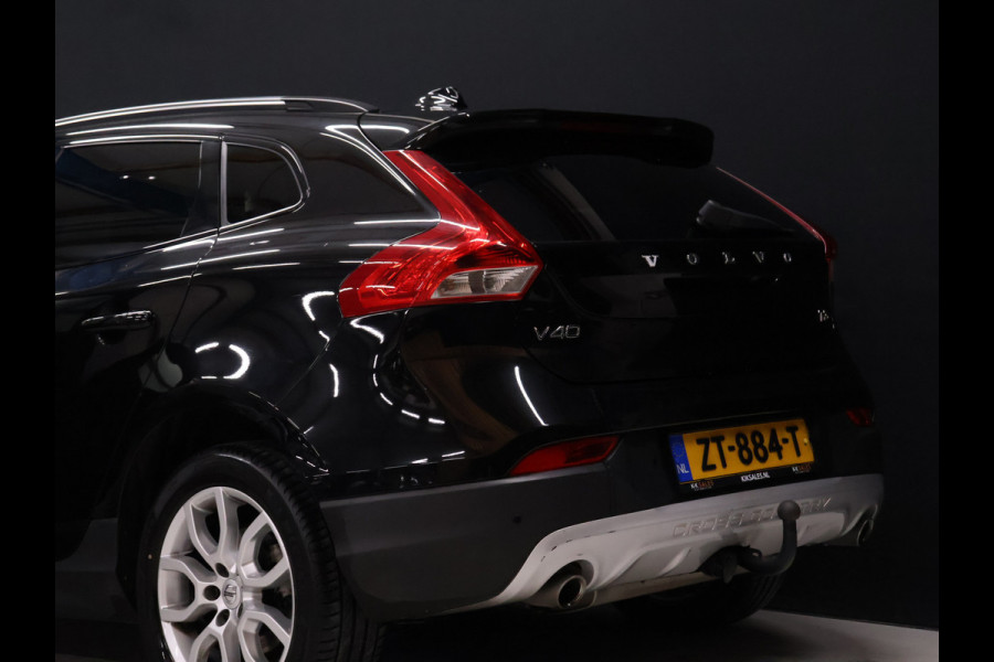 Volvo V40 Cross Country 1.5 T3 Polar+ Luxury [TREKHAAK,HARMAN KARDON, PANORAMADAK, KEYLESS ENTRY, CAMERA, VOL LEDER, STOELVERWARMING, NIEUWSTAAT]