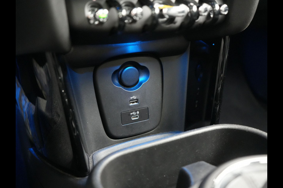 MINI Cooper Electric Yours 33 kWh 184pk | Panodak | Head Up | Harman / Kardon | Camera | Lederen Sportstoelen Verwarmd | Keyless | Apple Carplay | Cruise Control | LED Koplampen | Virtual | Navigatie | DAB |