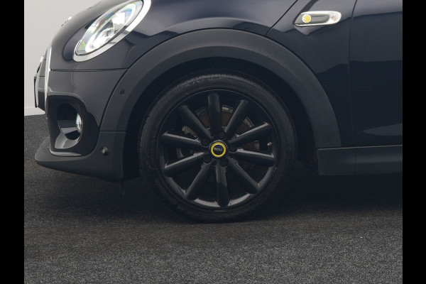 MINI Cooper Electric Yours 33 kWh 184pk | Panodak | Head Up | Harman / Kardon | Camera | Lederen Sportstoelen Verwarmd | Keyless | Apple Carplay | Cruise Control | LED Koplampen | Virtual | Navigatie | DAB |