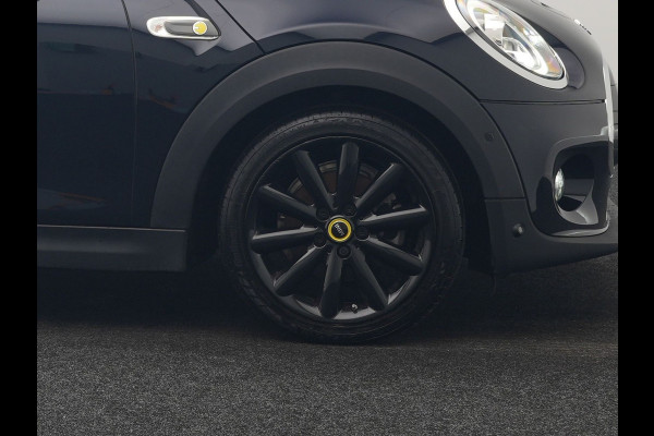 MINI Cooper Electric Yours 33 kWh 184pk | Panodak | Head Up | Harman / Kardon | Camera | Lederen Sportstoelen Verwarmd | Keyless | Apple Carplay | Cruise Control | LED Koplampen | Virtual | Navigatie | DAB |