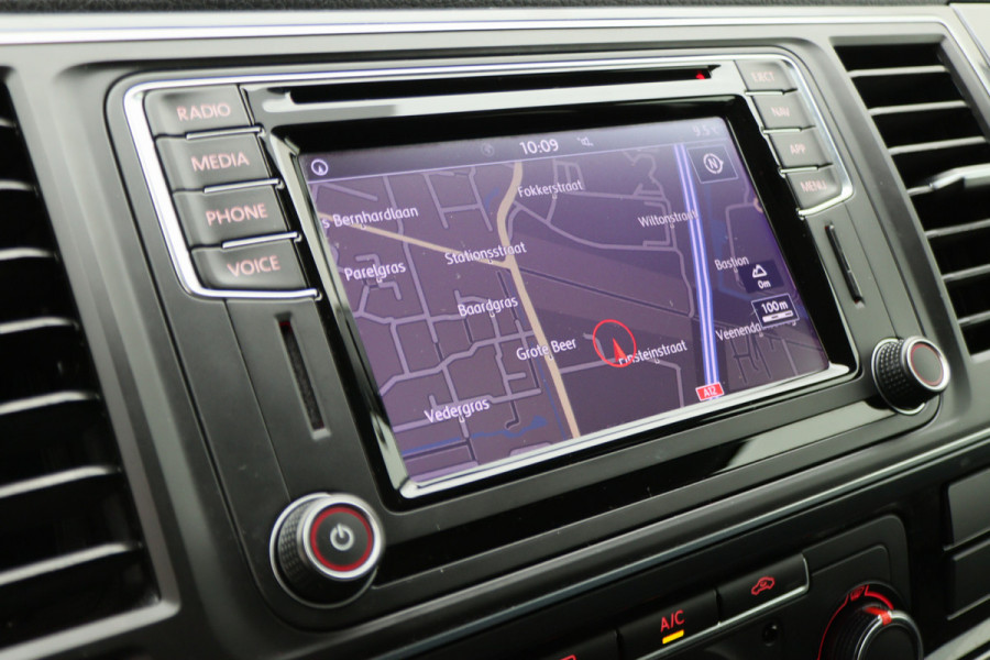 Volkswagen Transporter 2.0 TDI DSG 150 PK Lang Highline 5-Zits, Camera, ACC, LED, Apple Carplay, Verwarmde Voorruit, Trekhaak, 18''