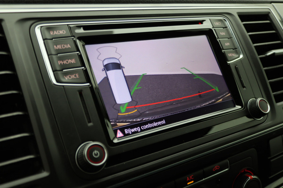 Volkswagen Transporter 2.0 TDI DSG 150 PK Lang Highline 5-Zits, Camera, ACC, LED, Apple Carplay, Verwarmde Voorruit, Trekhaak, 18''