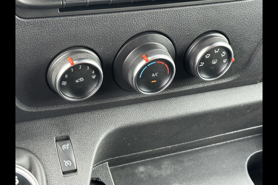 Renault Master T35 2.3 dCi 135 L3H2 LEES TEKST!