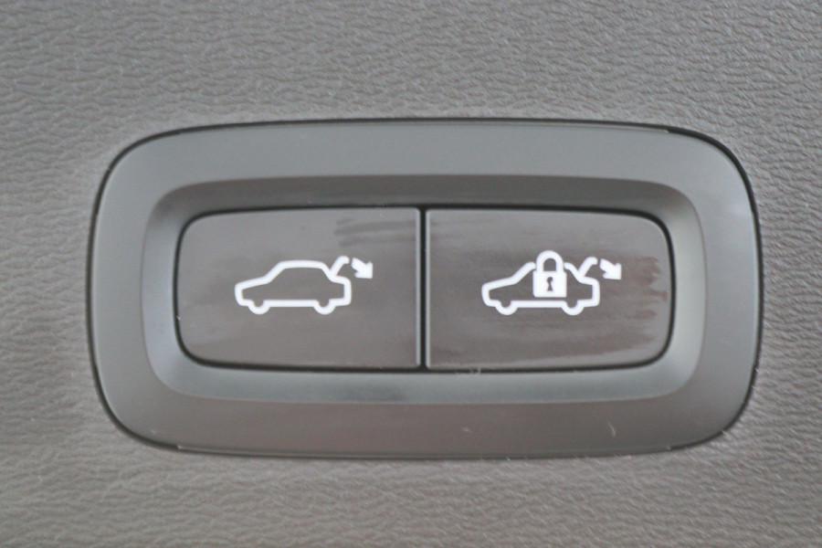 Volvo XC40 1.5 T4 Plug-in Hybrid Inscription Expression Climate, Cruise, Camera, Apple Carplay, DAB, PDC, LED, 18''